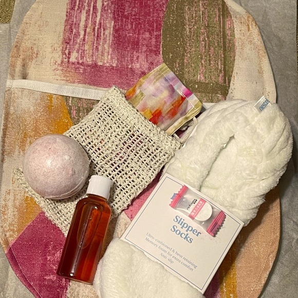 Spa Tote - Picture 2 of 8